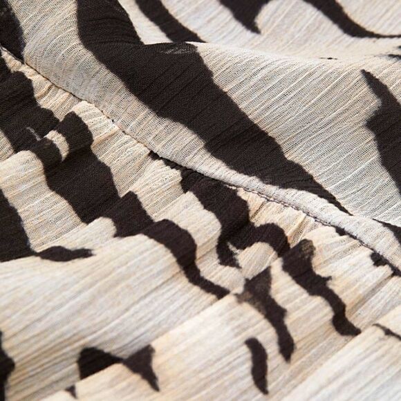 <<3/$30>> H&M Zebra Print Balloon Sleeve Peasant Dress - Size Small - Picture 5 of 7